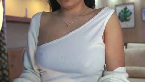 Snapshot of sarabelmont chatting on 09-27-25, 11:37 Sara Belmont online show from 09-27-25, 11:37