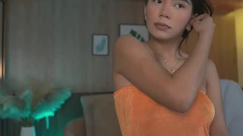 Snapshot of sarabelmont chatting on 10-08-25, 12:25 Sara Belmont online show from 10-08-25, 12:25