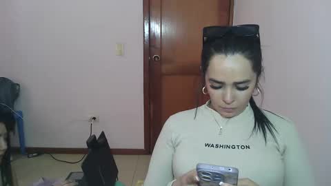 Snapshot of saraconnorxx chatting on 11-27-25, 06:21 Sara online show from 11-27-25, 06:21