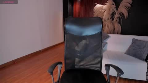 Sara  Everyday From 1430 to 2130 Col Time online show from 02-05-25, 12:53