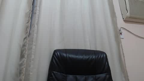 saradorj92 online show from 11-18-25, 06:18