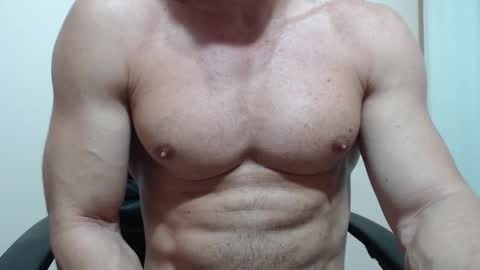 saradorj92 online show from 02-12-26, 02:39