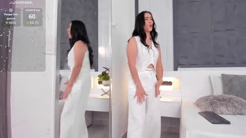Snapshot of saragomez_1 chatting on 12-24-24, 05:02 Sara Gomez online show from 12-24-24, 05:02