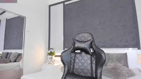 Snapshot of saragomez_1 chatting on 01-27-25, 03:07 Sara Gomez online show from 01-27-25, 03:07
