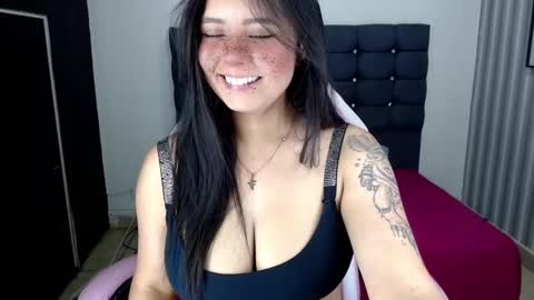 Snapshot of sarah__moon1 chatting on 02-11-25, 03:18 Sarah Moon online show from 02-11-25, 03:18