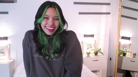 Sarah online show from 02-05-26, 01:49