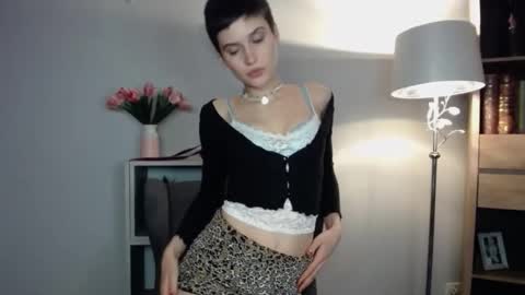 Sarah online show from 12-14-25, 02:55