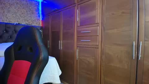 Snapshot of sarah_escobarr_ chatting on 02-12-26, 12:00 Sarah online show from 02-12-26, 12:00