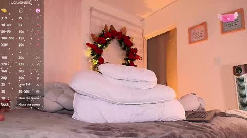 Sarah   online show from 12-27-24, 06:24