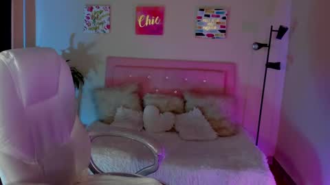 Sarah Ramirez online show from 03-11-25, 02:32