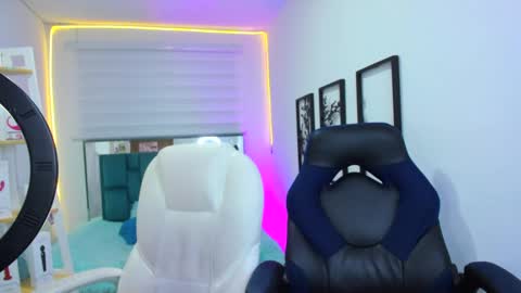 Sarah Ramirez online show from 09-19-25, 12:02