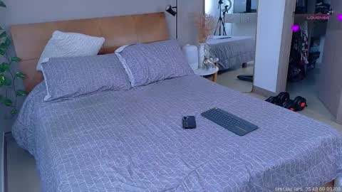 sarah_rayy online show from 09-19-25, 06:19