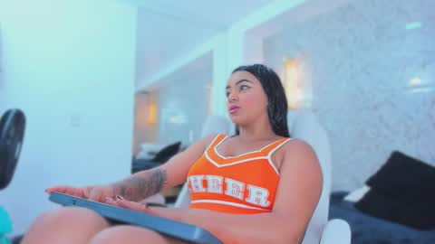 Snapshot of sarah_sanz chatting on 10-27-25, 12:09 sarah online show from 10-27-25, 12:09