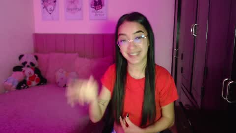 Snapshot of sarah_stone15 chatting on 02-19-25, 03:16 Sarah online show from 02-19-25, 03:16