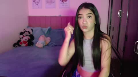 Snapshot of sarah_stone15 chatting on 02-28-25, 05:04 Sarah online show from 02-28-25, 05:04