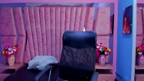 Sarah online show from 12-18-24, 01:45