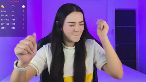 Snapshot of sarah_swtt chatting on 10-12-25, 04:44 - next broadcast 28 nov  7 pm Col online show from 10-12-25, 04:44