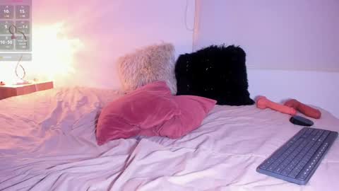 Sarah and Erik online show from 02-07-25, 03:01