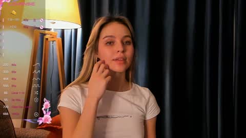 Snapshot of sarahcarrter chatting on 12-11-24, 07:57 Sarah online show from 12-11-24, 07:57