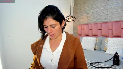 Sarah Deyvis online show from 01-27-25, 01:09