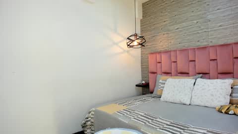 Sarah Deyvis online show from 02-06-25, 06:02