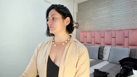 Sarah Deyvis online show from 02-23-25, 02:04