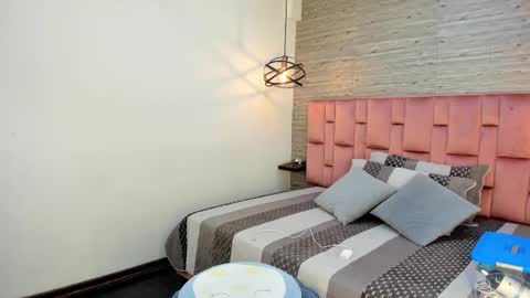 Sarah Deyvis online show from 03-08-25, 08:46