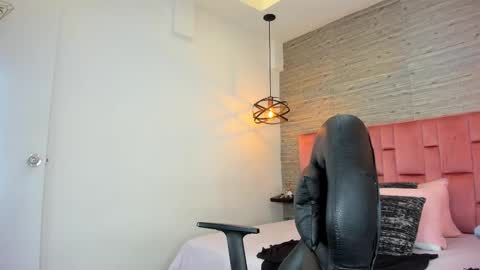 Sarah Deyvis online show from 09-11-25, 05:46