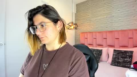 Sarah Deyvis online show from 09-29-25, 07:51