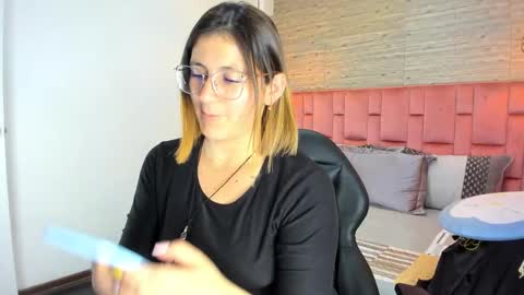 Sarah Deyvis online show from 10-02-25, 07:43