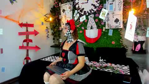 Sarah Deyvis online show from 10-30-25, 07:25