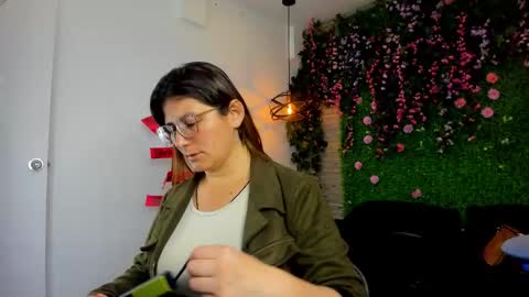 Sarah Deyvis online show from 11-03-25, 03:57