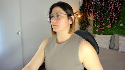 Sarah Deyvis online show from 01-07-26, 03:14