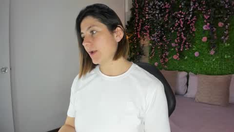 Sarah Deyvis online show from 02-18-26, 03:52