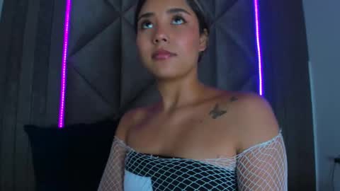 Sarah Evans online show from 03-06-25, 02:51