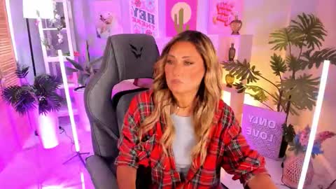 Divine Sarah NONUDE model online show from 09-25-25, 12:31