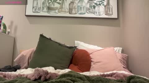 Snapshot of sarahinparadise chatting on 09-18-25, 05:31 sarahinparadise online show from 09-18-25, 05:31