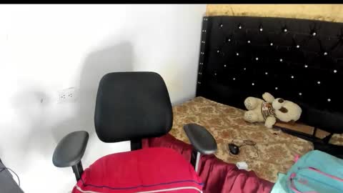 Sarah online show from 10-17-25, 07:11