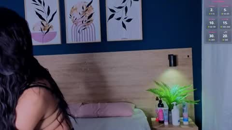 Snapshot of sarahmiler_ chatting on 09-17-25, 11:34 Sarah online show from 09-17-25, 11:34