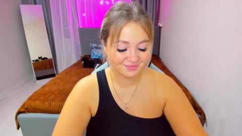 Sarah online show from 11-04-25, 03:11