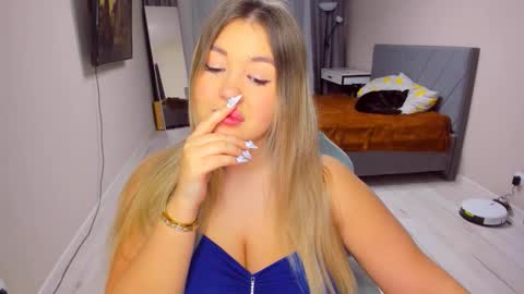 Snapshot of sarahmils chatting on 02-09-26, 02:43 Sarah online show from 02-09-26, 02:43