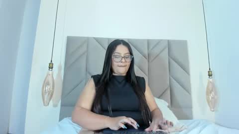 sarahthomsons online show from 02-08-26, 04:05