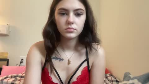 SarahxOliver online show from 12-23-24, 03:23