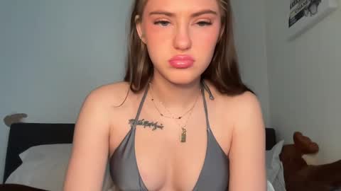 SarahxOliver online show from 11-22-25, 03:33