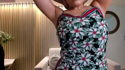 Sarah  independent model online show from 04-05-26, 11:02