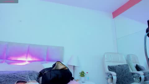 Sara Jonnes online show from 12-15-25, 12:42