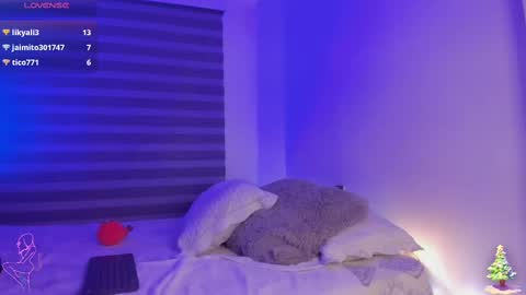 Snapshot of sarala_martinnez chatting on 12-26-24, 02:33 Sara online show from 12-26-24, 02:33