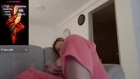 Snapshot of saramartinez100 chatting on 02-26-25, 05:28 sara martinez online show from 02-26-25, 05:28