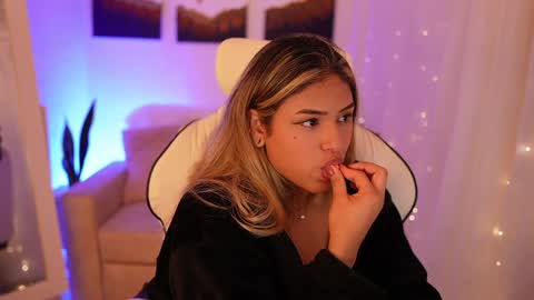 Sara online show from 12-22-24, 12:39