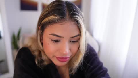 Sara online show from 01-04-25, 01:42